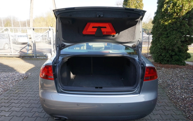 Audi A4 cena 18900 przebieg: 352000, rok produkcji 2007 z Łaszczów małe 211
